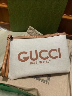 Brand New Gucci Canvas Wristlet/Pouch ✨